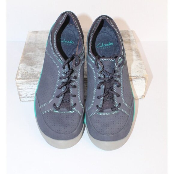 Clarks PRIVO Women's Blue Gray Casual Sneaker Flat Size 6 Comfort Walking Shoe - Picture 2 of 10